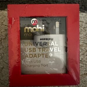 Mobi Mountain Universal USB Travel Adapter